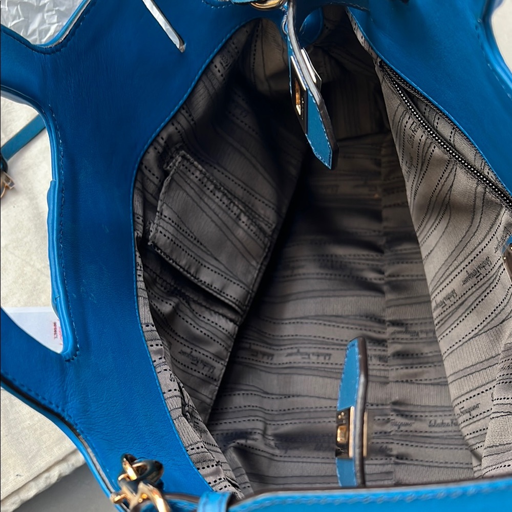 Salvatore Ferragamo Gancini Blue Leather 2 Way Handbag Like New Condition - Picture 11 of 15